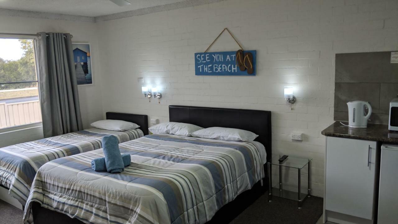 Harrington Village Motel Manning Point Экстерьер фото