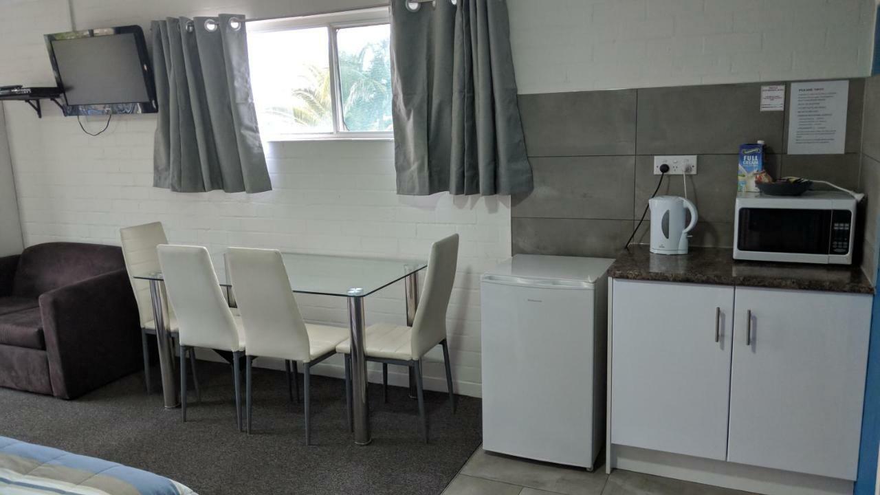Harrington Village Motel Manning Point Экстерьер фото