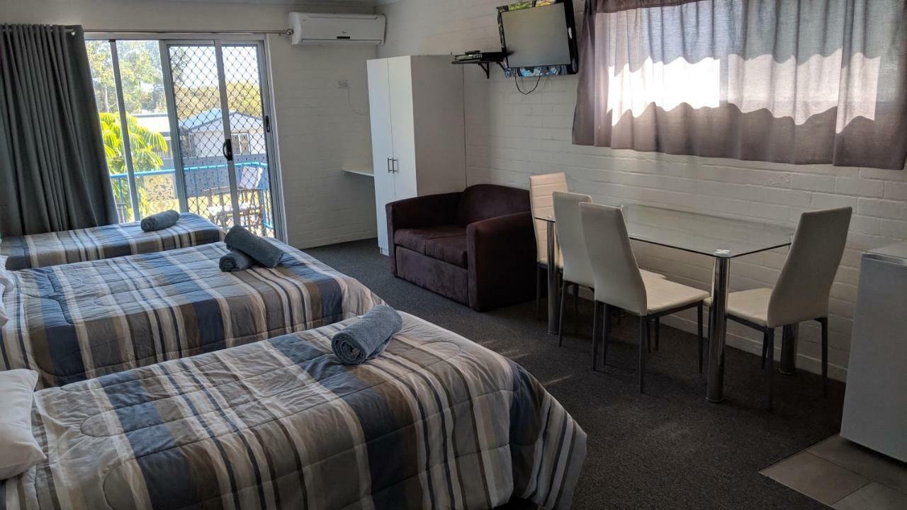 Harrington Village Motel Manning Point Экстерьер фото