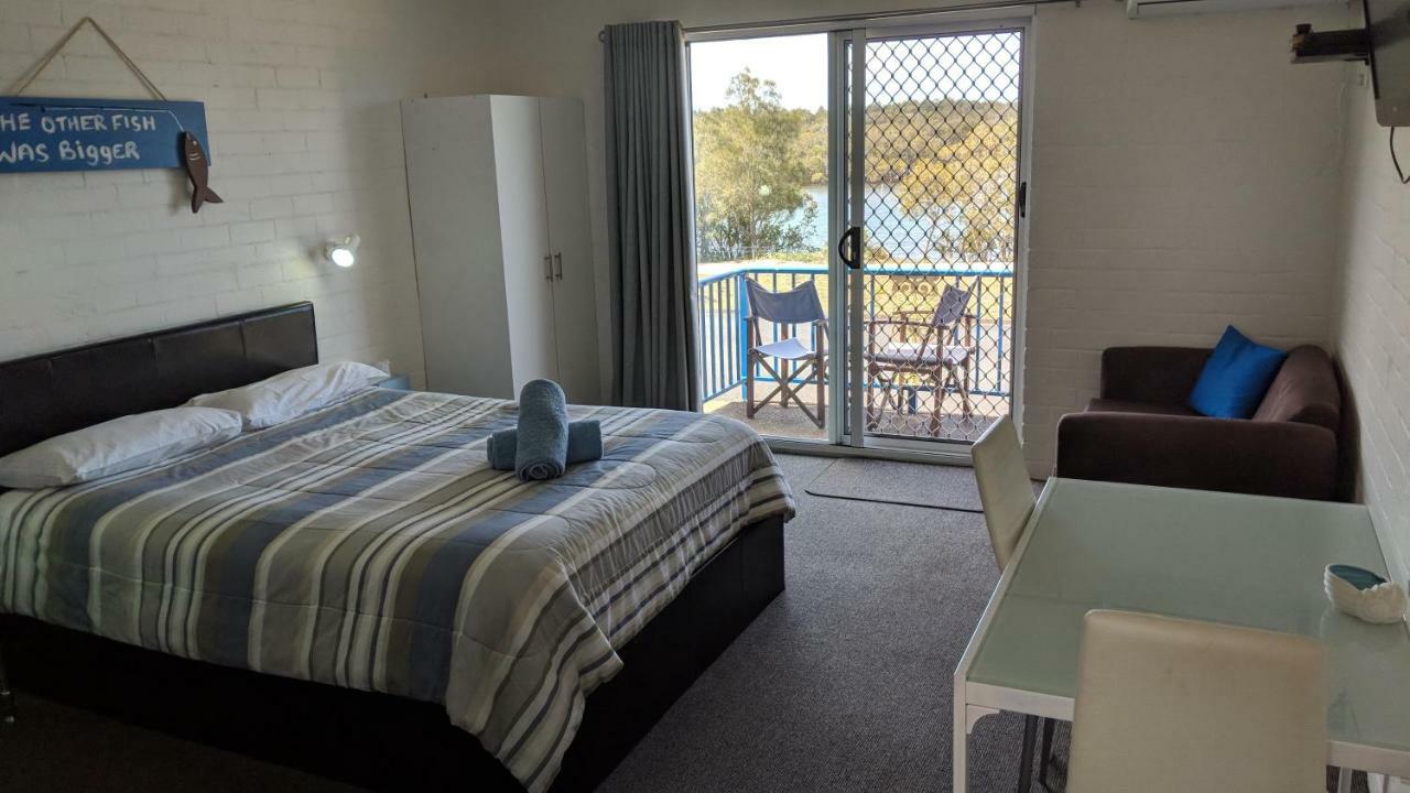Harrington Village Motel Manning Point Экстерьер фото